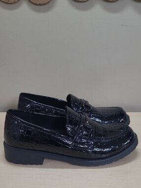 Easy Street Comfort Wave Glossy Black Croc-Embossed Leather Slip-On Loafers 8.5